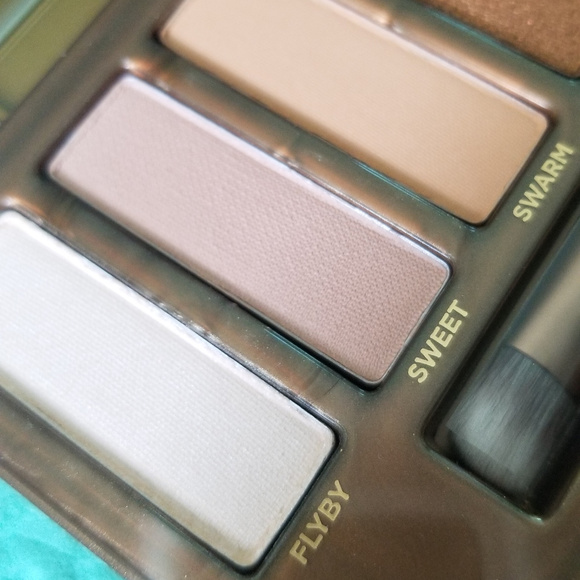 Urban Decay Naked Honey eyeshadow palette NIB - Picture 3 of 8